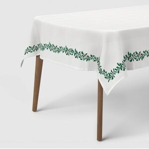 Threshold 104"x60" Holly Berry Tablecloth